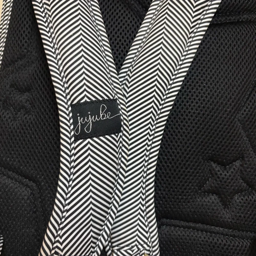 Ju-ju-be Be Right Back Diaper Bag - Picture 15 of 16